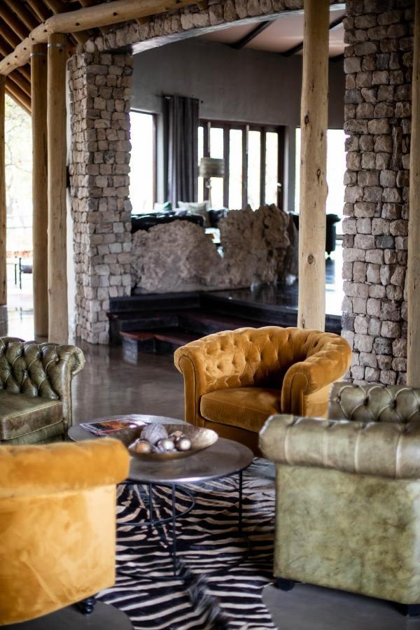Etosha Oberland Lodge Okaukuejo Exterior photo
