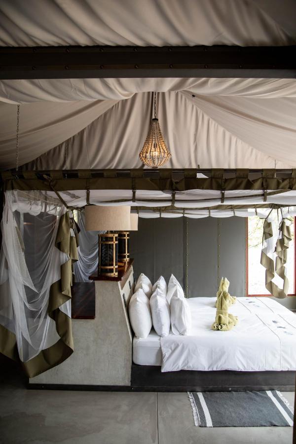 Etosha Oberland Lodge Okaukuejo Exterior photo